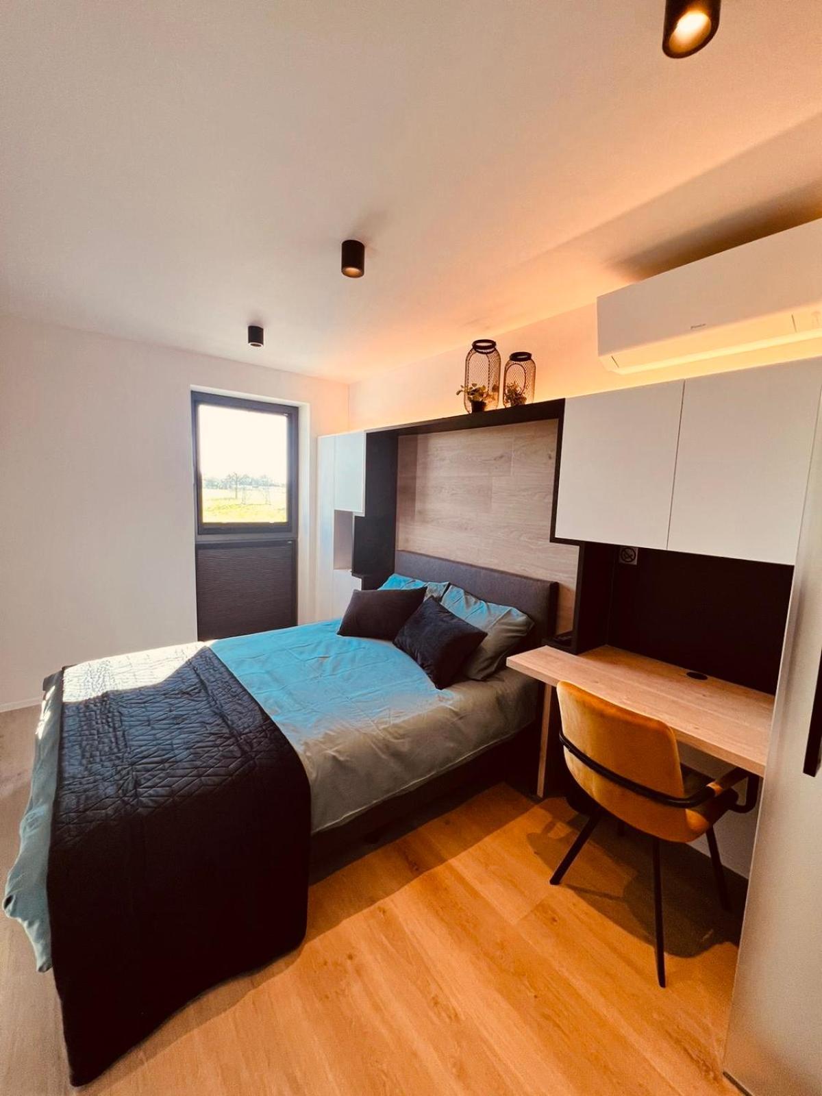 Inova Guesthouse Hasselt Bagian luar foto