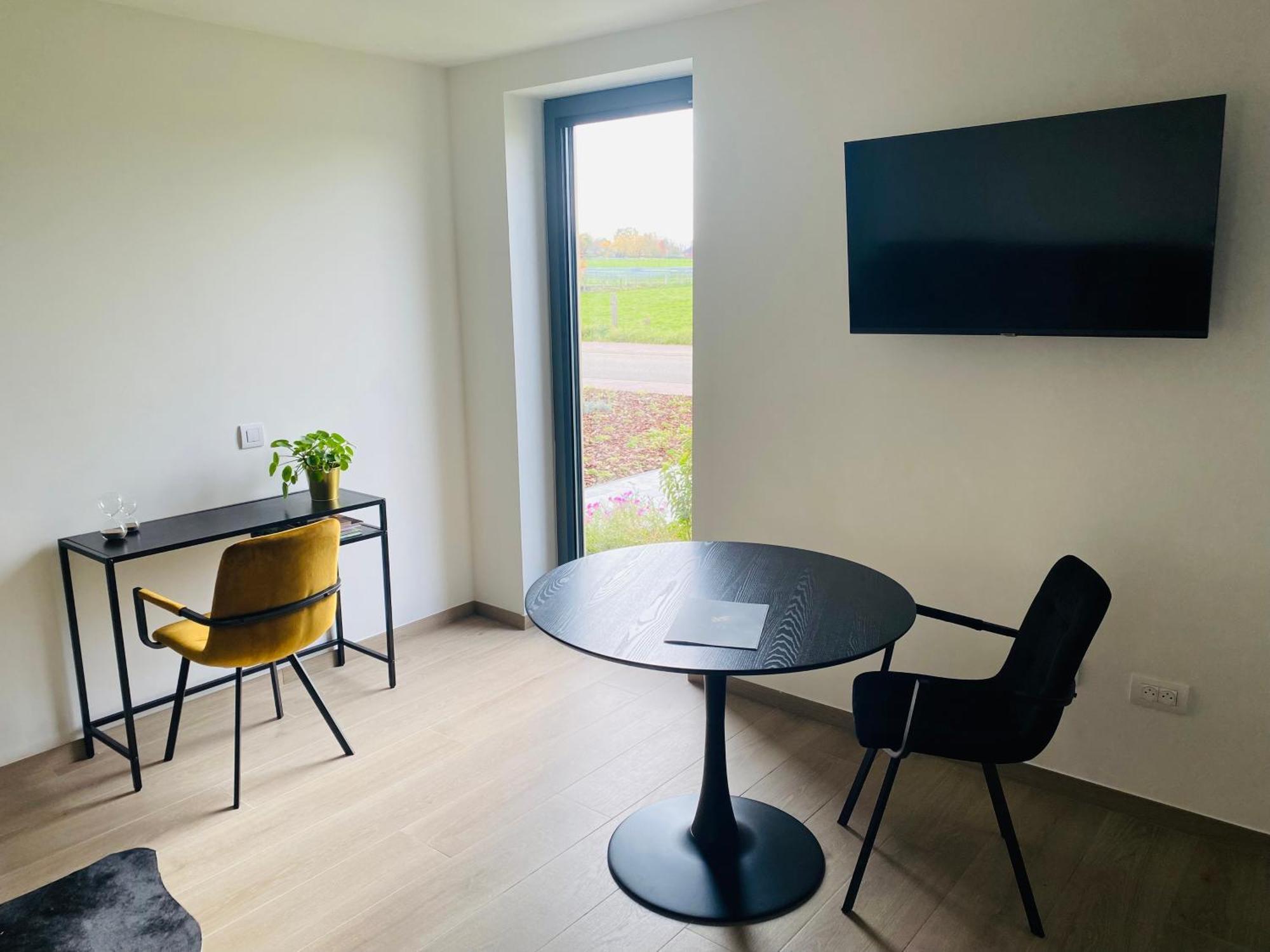 Inova Guesthouse Hasselt Bagian luar foto