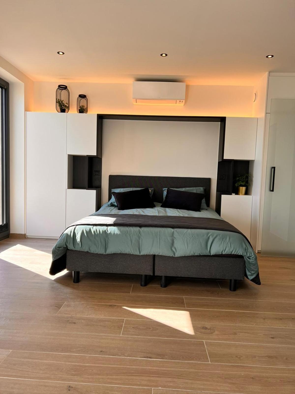 Inova Guesthouse Hasselt Bagian luar foto