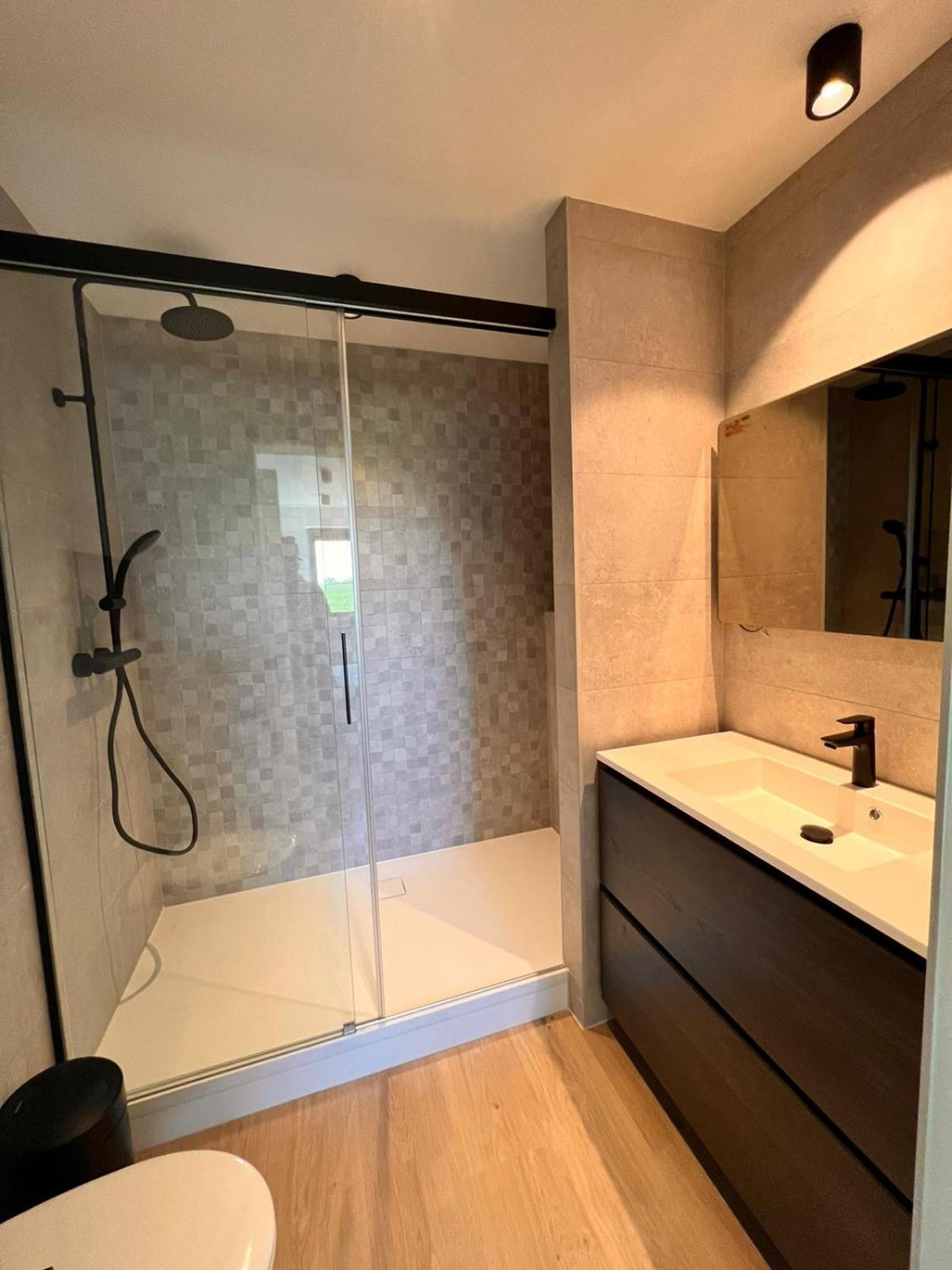 Inova Guesthouse Hasselt Bagian luar foto